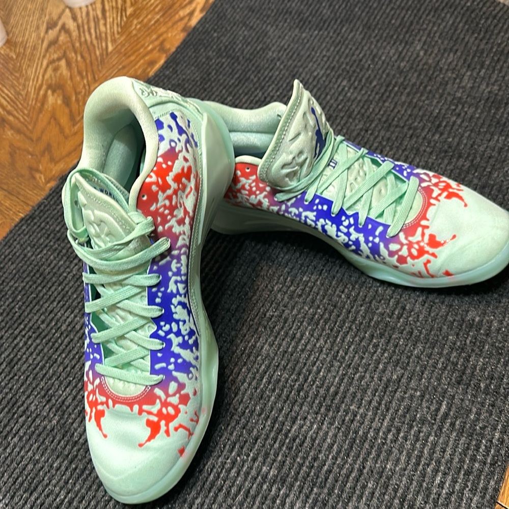 NIKE Zion Williamson Basketball Shoes